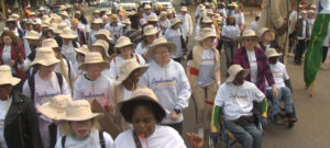 Pessoas com albinismo marcham em Maputo por inclusão e acesso ao protector solar