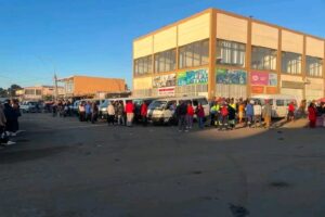 Greve de transportadores gera crise de mobilidade e deixa milhares retidos em Maputo e Matola
