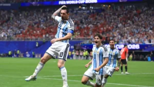 Messi lidera reviravolta épica da Argentina rumo aos quartos de final