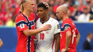Com doblete de Bellingham, Inglaterra vence a Noruega e avança à semifinal