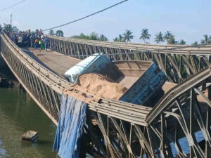 Desabamento de ponte isola bairro Icidua em Quelimane